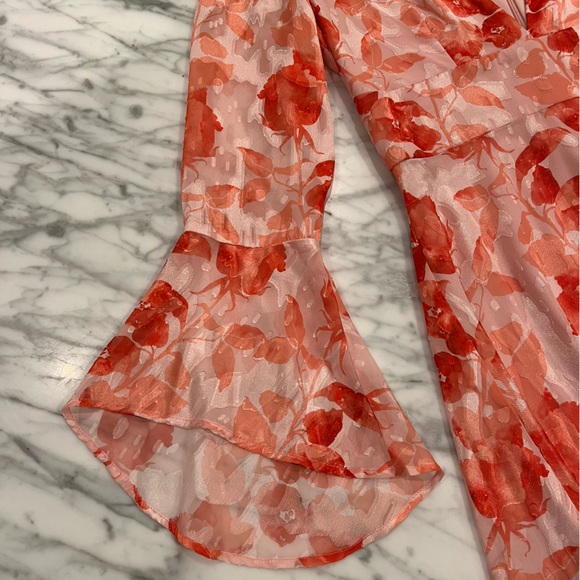 Flirty floral dress, by Hutch. Worn once! Perfect for Valentine’s Day dates! - Picture 2 of 4